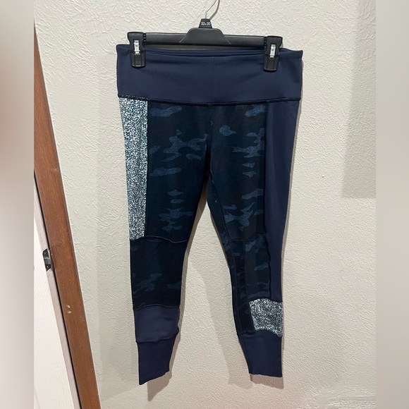 lululemon athletica Pants - Lululemon Athletica Blue Patterned Patchwork Style Leggings Size 8 EUC Very Cute